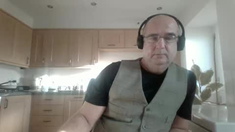 Snapshot of galacx chatting on December 14, 11:18 am galacx online show from December 14, 11:18 am