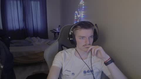 Snapshot of gasturfahe chatting on March 12, 2:23 pm gasturfahe online show from March 12, 2:23 pm