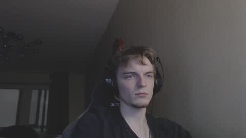 Snapshot of gasturfahe chatting on December 19, 8:13 pm gasturfahe online show from December 19, 8:13 pm