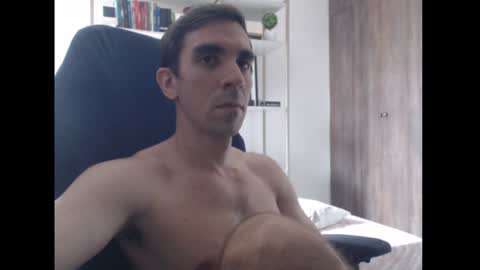 gatosarado23 online show from December 8, 1:25 pm