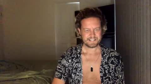 gcsurfer81 online show from December 9, 7:39 am