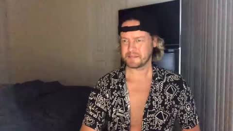 gcsurfer81 online show from February 23, 11:04 pm