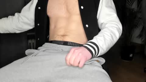 germanmike1997 online show from December 25, 7:02 pm