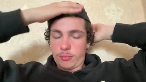 Max online show from October 31, 8:50 am