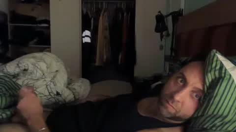 Snapshot of gilber10101 chatting on November 2, 10:52 am gilber10101 online show from November 2, 10:52 am