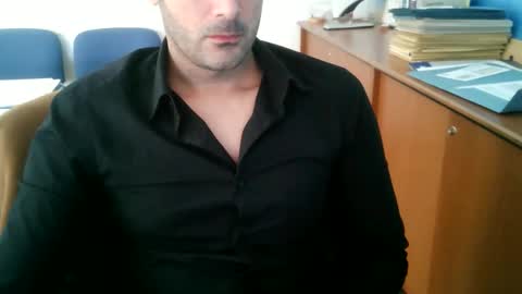 Snapshot of giuseppevai1 chatting on October 27, 11:34 am giuseppevai1 online show from October 27, 11:34 am