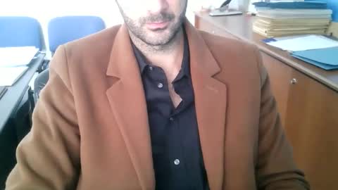 Snapshot of giuseppevai1 chatting on October 25, 10:39 am giuseppevai1 online show from October 25, 10:39 am