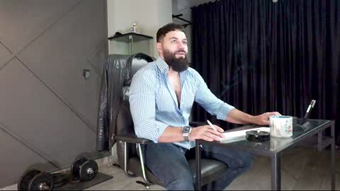 Snapshot of glennmasters chatting on December 23, 2:24 am Matthew .. for short call me Matt online show from December 23, 2:24 am