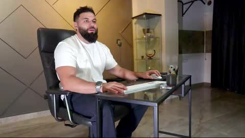 Snapshot of glennmasters chatting on February 18, 10:03 pm Matthew .. for short call me Matt online show from February 18, 10:03 pm