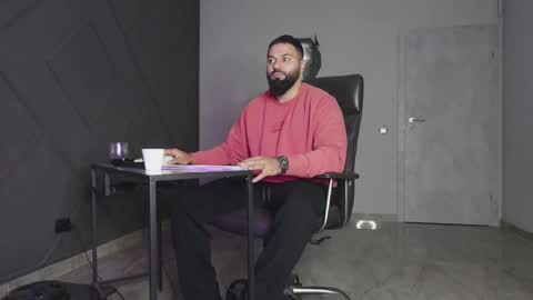 Matthew .. for short call me Matt online show from October 30, 10:55 pm