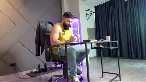 Snapshot of glennmasters chatting on December 19, 10:02 am Matthew .. for short call me Matt online show from December 19, 10:02 am