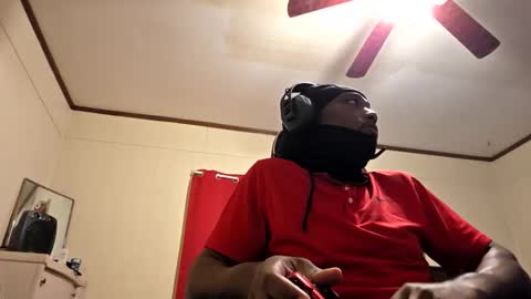 glomightyj online show from May 3, 5:10 am