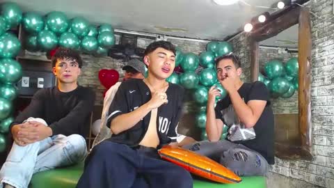 THOMAS AND DAMIAND online show from February 23, 11:39 am