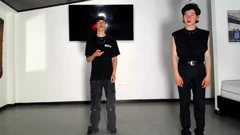 THOMAS AND DAMIAND online show from October 12, 6:35 pm