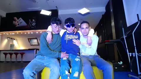 THOMAS AND DAMIAND online show from January 28, 6:07 pm