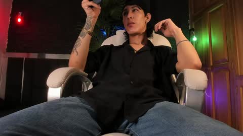 Snapshot of godly_huan chatting on January 27, 4:41 am HUAN online show from January 27, 4:41 am