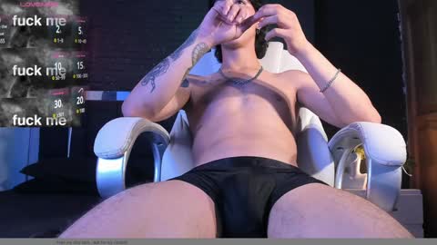 Snapshot of godly_huan chatting on December 15, 6:48 pm HUAN online show from December 15, 6:48 pm