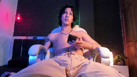 Snapshot of godly_huan chatting on December 6, 3:22 pm HUAN online show from December 6, 3:22 pm