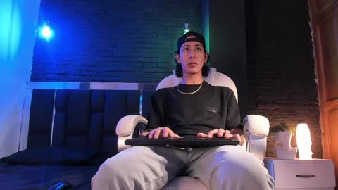 Snapshot of godly_huan chatting on January 1, 2:41 am HUAN online show from January 1, 2:41 am