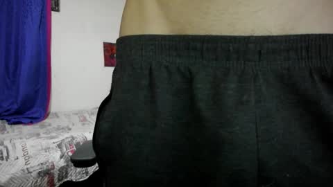 Snapshot of golden_ryan chatting on October 26, 8:22 pm Jmmmm online show from October 26, 8:22 pm