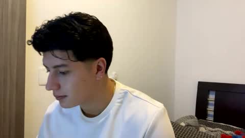 goldenknight33 online show from October 1, 5:50 pm