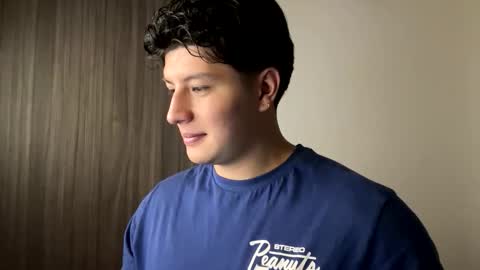 goldenknight33 online show from September 16, 2:18 pm