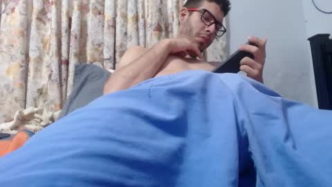 julin Andrs online show from December 10, 3:01 pm