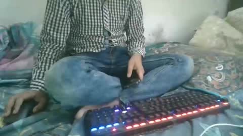 Arab Pronstar online show from December 7, 11:40 am