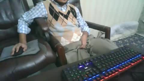 Arab Pronstar online show from January 6, 9:32 pm