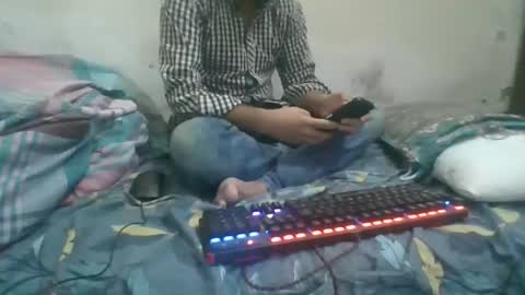 Arab Pronstar online show from December 5, 8:55 am