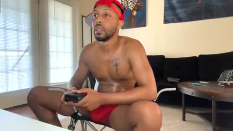 GQfootlong online show from August 3, 11:54 pm