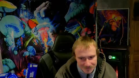 Snapshot of greenlungs8195 chatting on January 16, 7:28 am Greenlungs8195 online show from January 16, 7:28 am