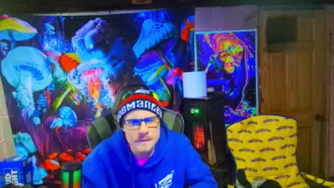 Snapshot of greenlungs8195 chatting on February 11, 7:12 am Greenlungs8195 online show from February 11, 7:12 am