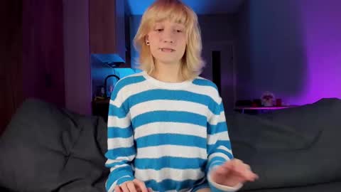 Greg-independent model online show from March 11, 7:36 pm