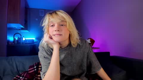 Greg-independent model online show from December 22, 5:23 am