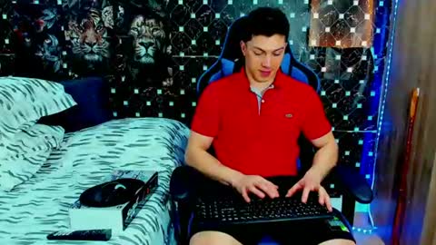griego01 online show from July 2, 4:35 pm