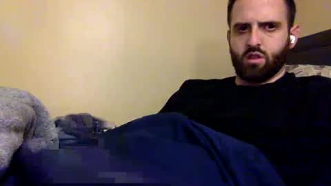 Snapshot of grobs123 chatting on January 3, 2:32 am grobs123 online show from January 3, 2:32 am