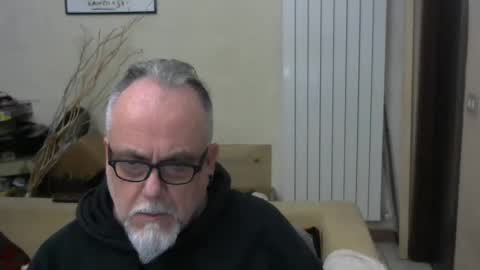Snapshot of grz65 chatting on January 5, 10:53 am GRIZZLY65 online show from January 5, 10:53 am