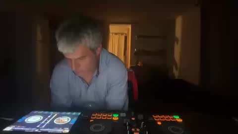 guardiannif_ online show from March 11, 7:32 pm