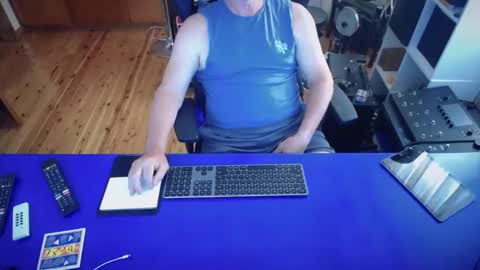 guesswhatigot2 online show from February 21, 7:44 am