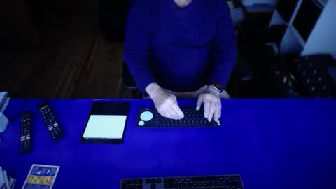 guesswhatigot2 online show from September 12, 8:25 am