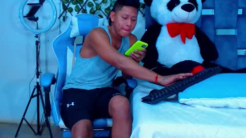 Hakim online show from November 4, 5:58 pm