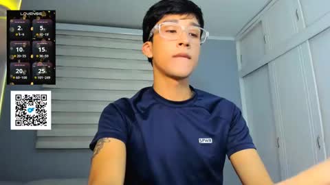 Snapshot of guy_veryhot1 chatting on September 27, 3:04 am onlyfans    kevin garcia s online show from September 27, 3:04 am