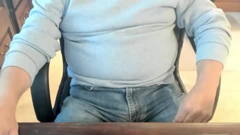 Guy online show from April 21, 12:22 pm