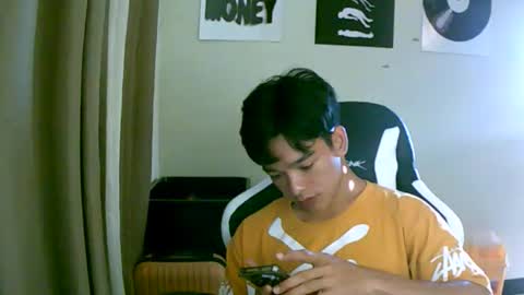 AJ online show from April 4, 11:57 pm