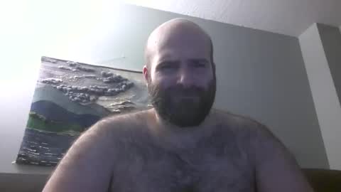Snapshot of hairiestbear chatting on January 19, 7:36 am Hairiest Bear online show from January 19, 7:36 am