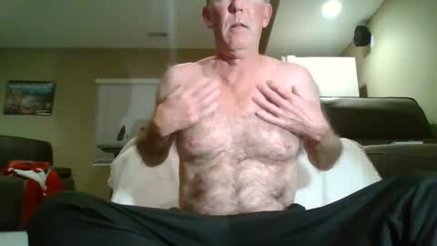 Snapshot of hairybater26 chatting on January 26, 4:41 am Harry online show from January 26, 4:41 am