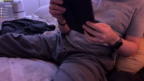 Snapshot of hairybelly818 chatting on January 3, 7:49 am Hairy Belly online show from January 3, 7:49 am