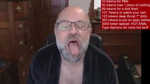 HairyDaddyBear69 online show from June 26, 11:02 am