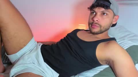 Independent       model  online show from January 8, 10:37 pm